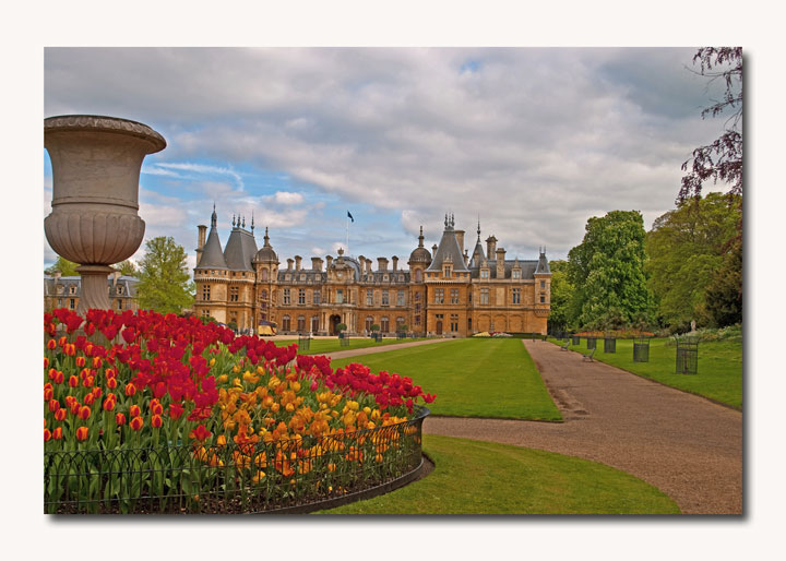 This renaissance-style ch�teau was built by Baron Ferdinand de Rothschild to display his outstanding collection of art treasures and to entertain the fashionable world.